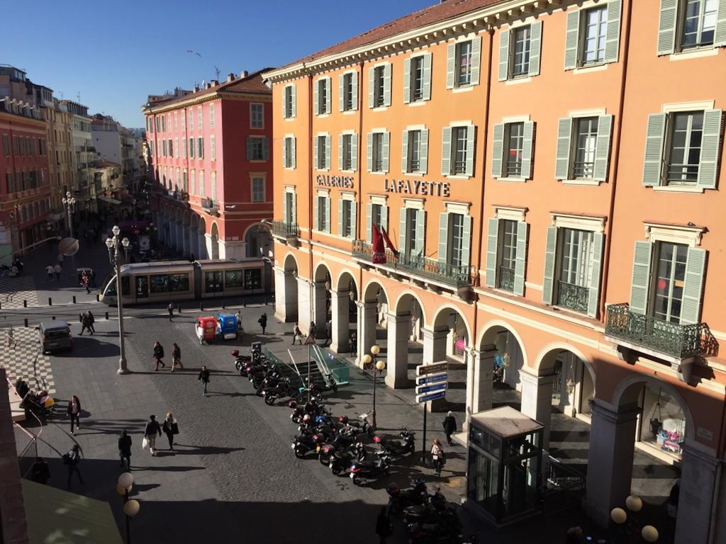 2 Bedrooms Appartement In Central Location On The Famous Place Massena Nice Bagian luar foto